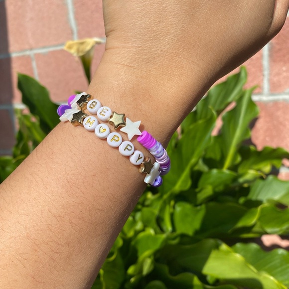 Hand Made -Purple Be Happy Beaded Bracelet with white/gold stars - Picture 1 of 7